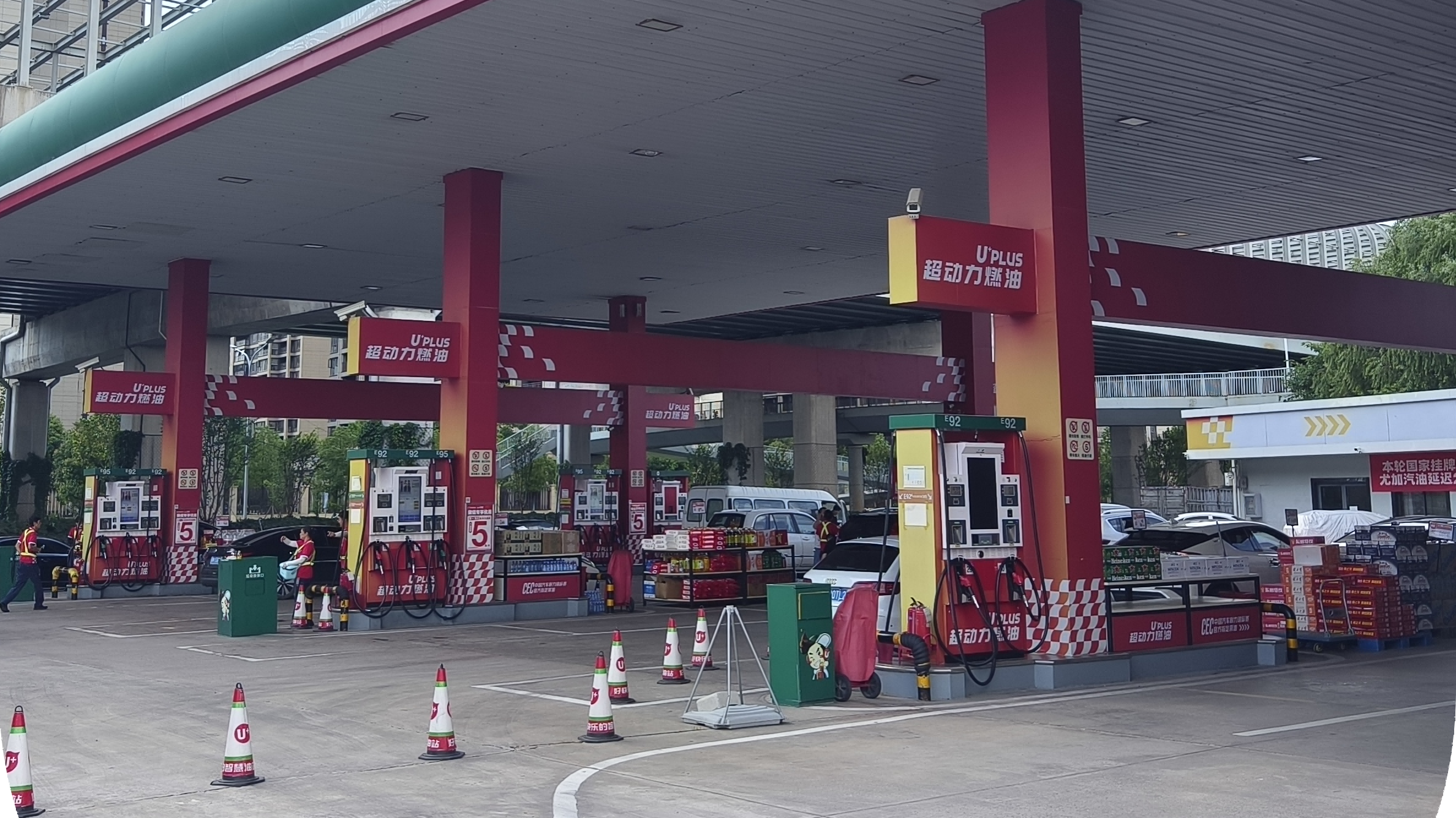 武漢某加油站油罐機械清洗項目，保障運營不間斷